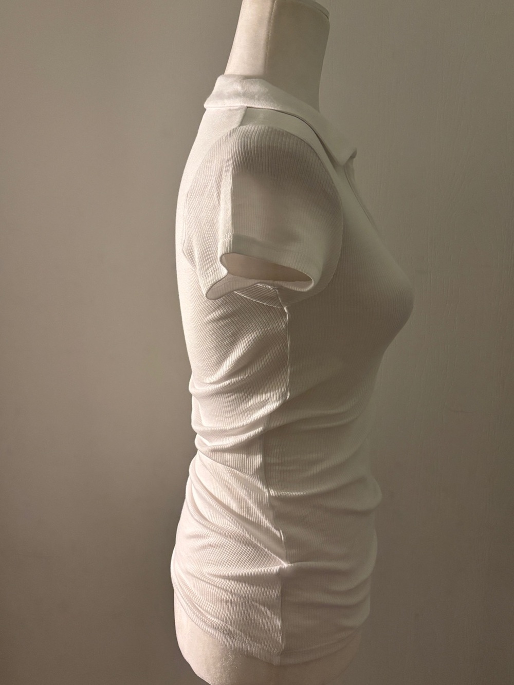 Guess White Ribbed Polo V-Neck Tee - Picture 4 of 8